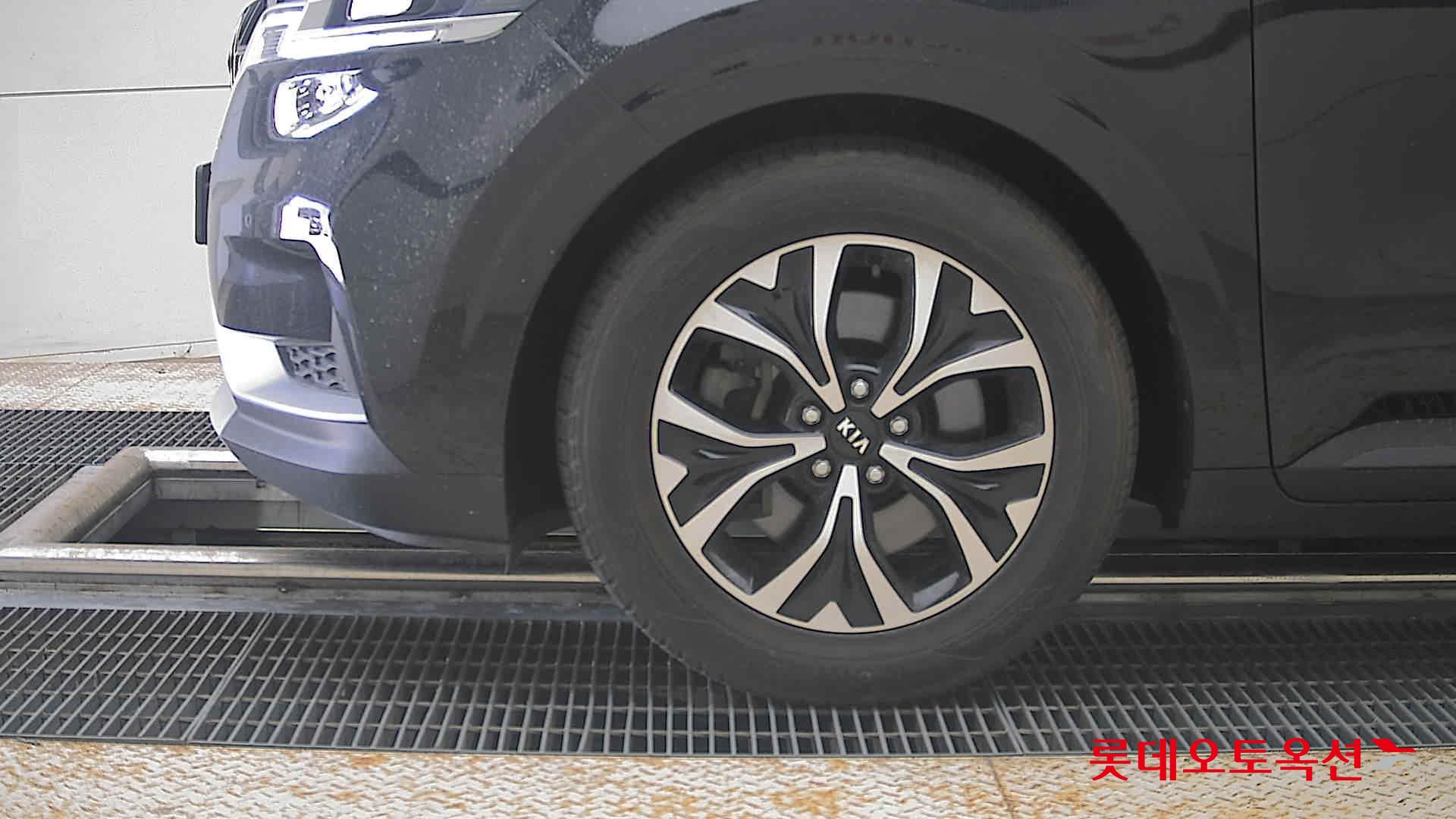 2021 - kia carnival