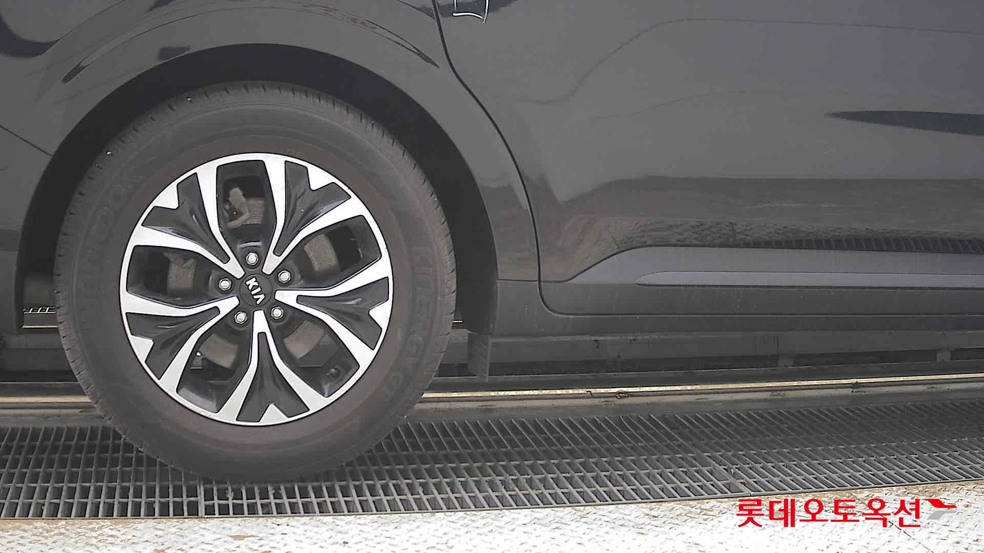 2021 - kia carnival