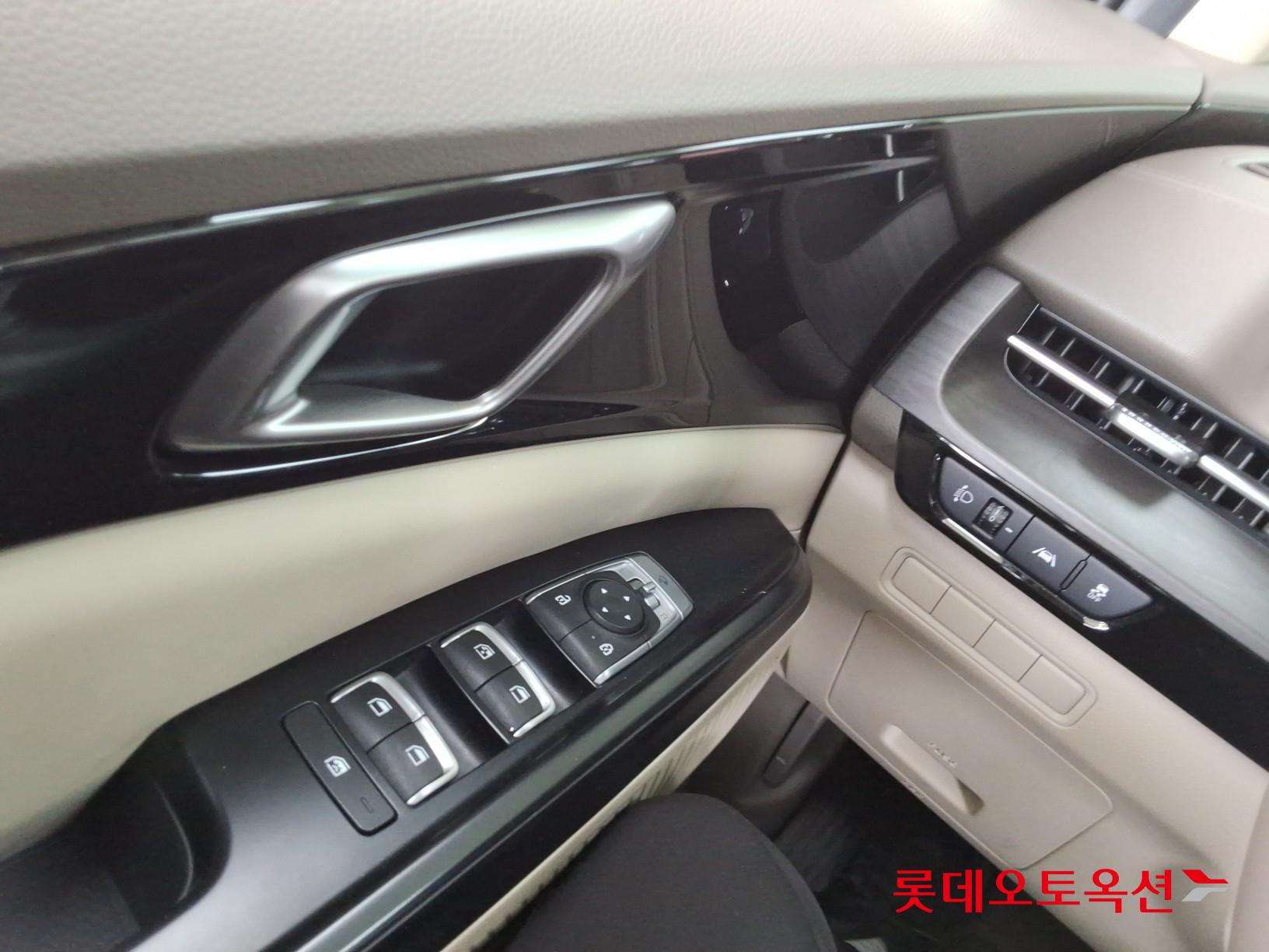 2021 - kia carnival