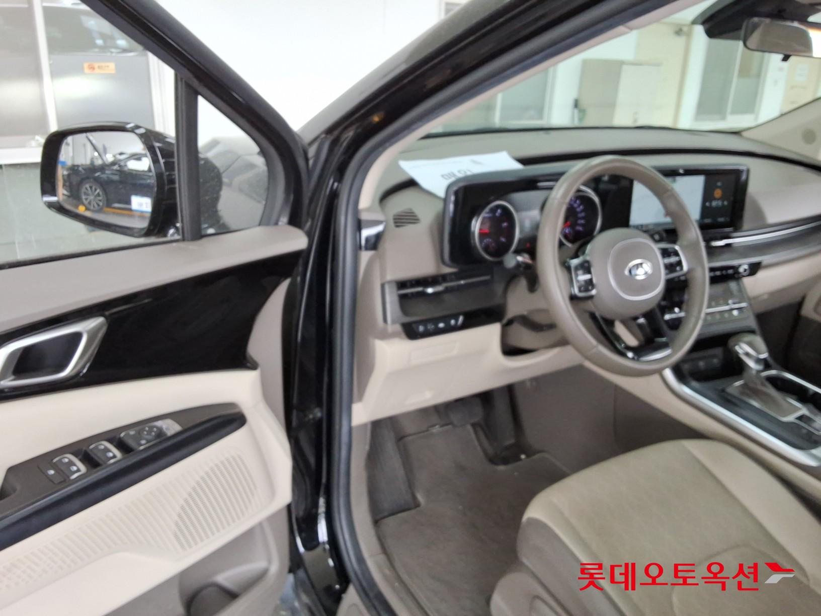 2021 - kia carnival