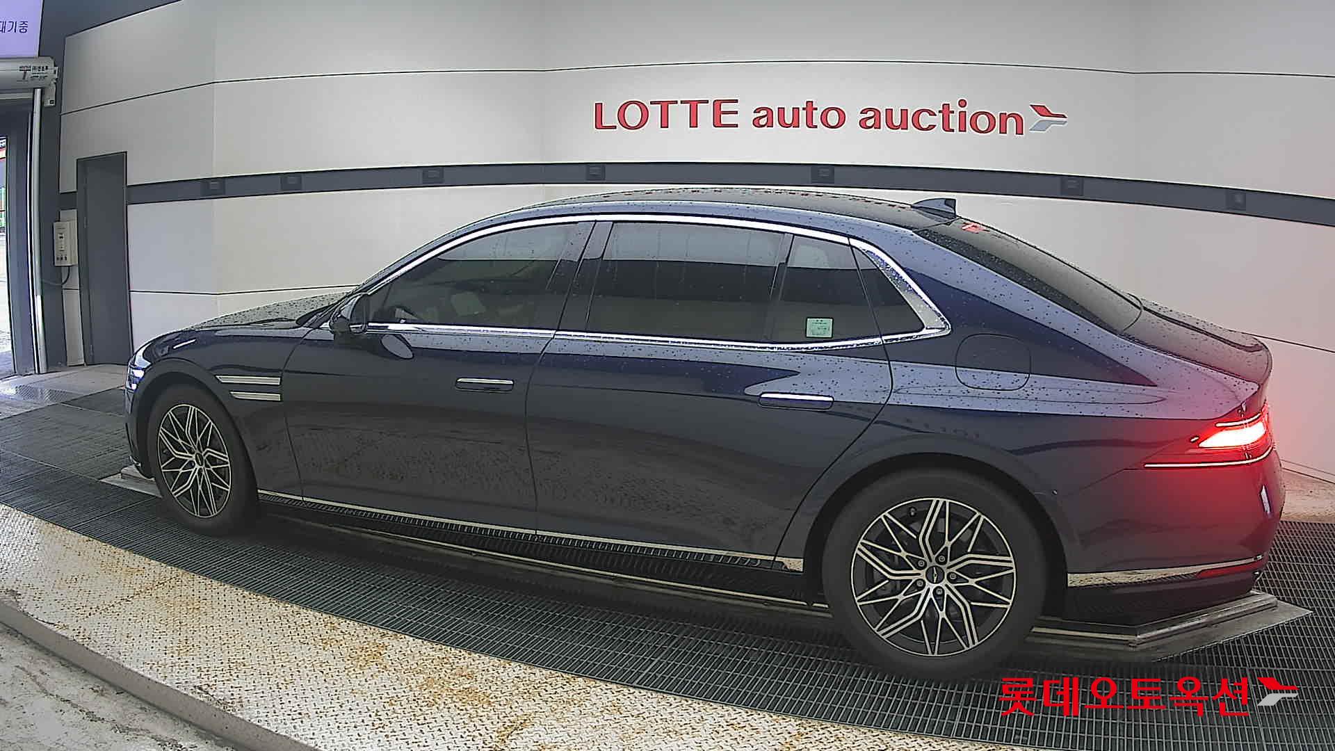 2023 - genesis g90