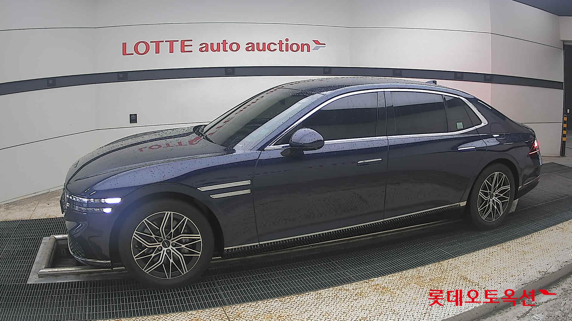 2023 - genesis g90