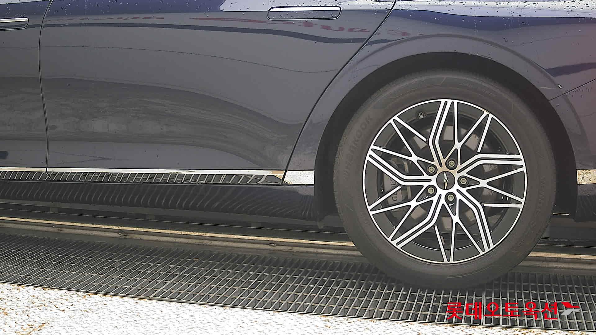 2023 - genesis g90