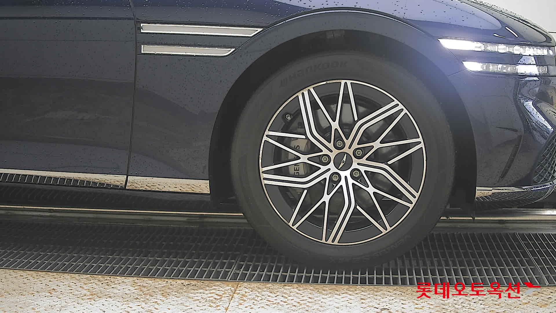 2023 - genesis g90