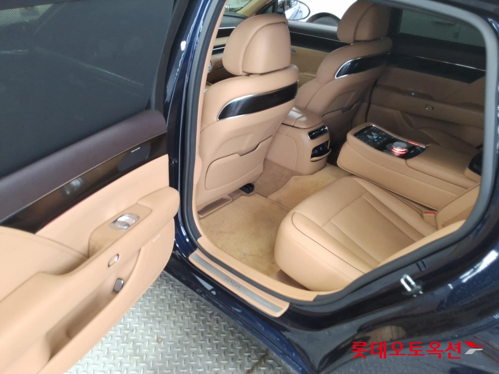 2023 - genesis g90