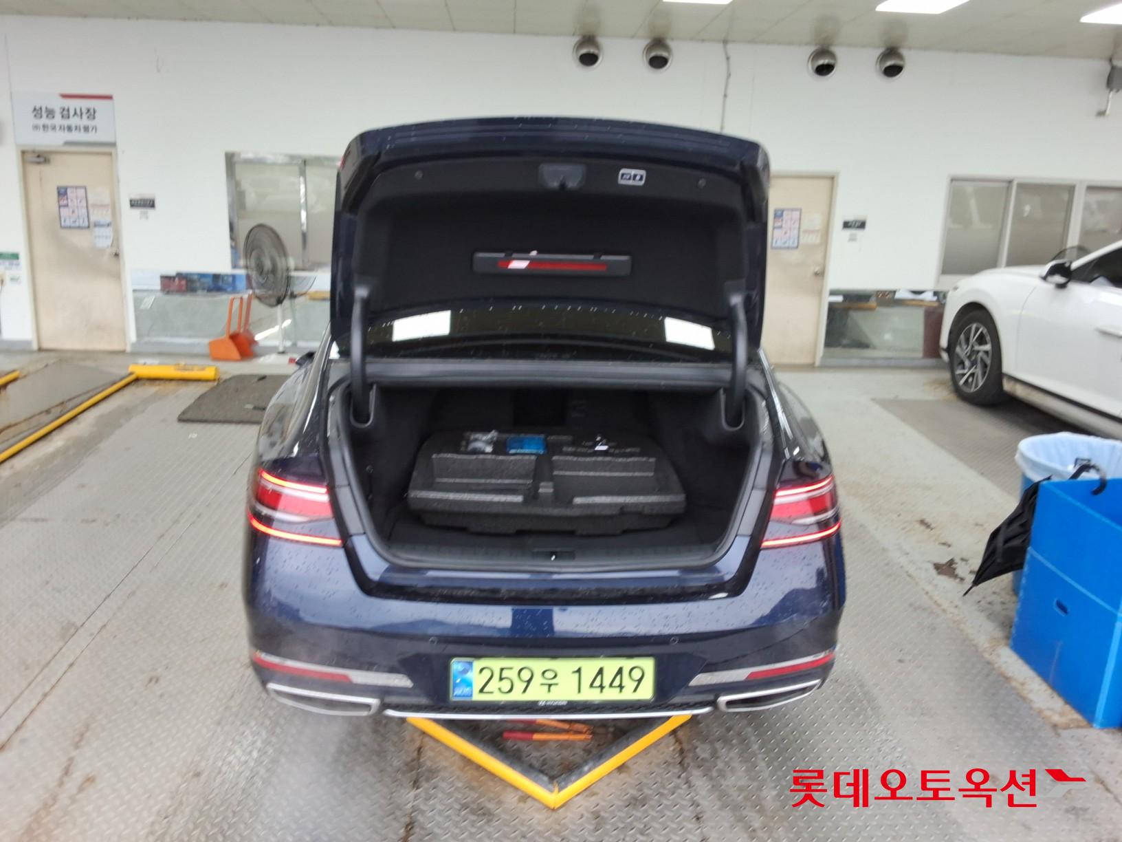 2023 - genesis g90