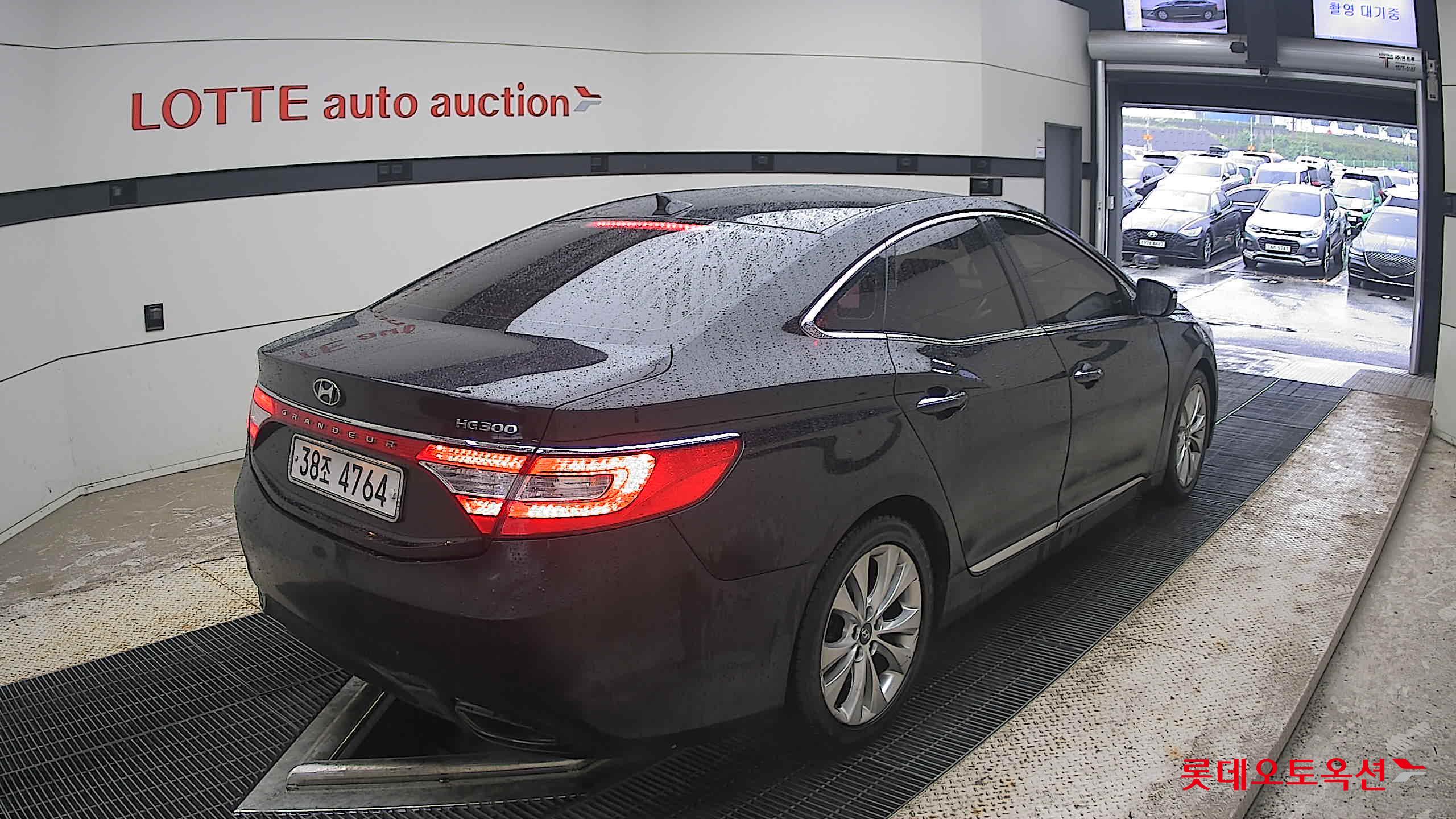 2011 - hyundai grandeur