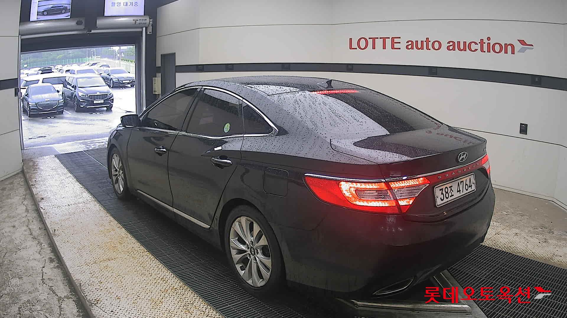 2011 - hyundai grandeur
