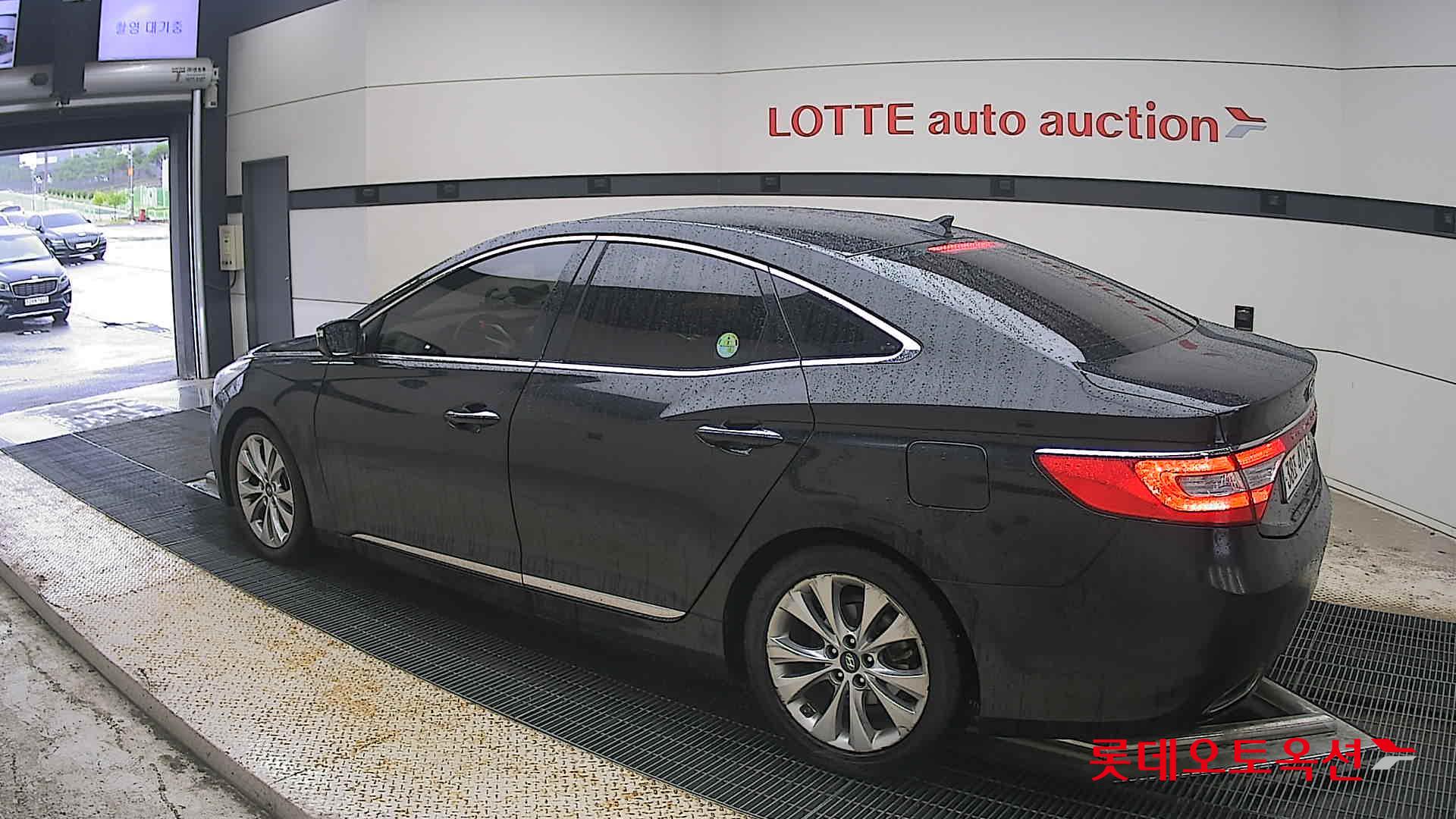 2011 - hyundai grandeur