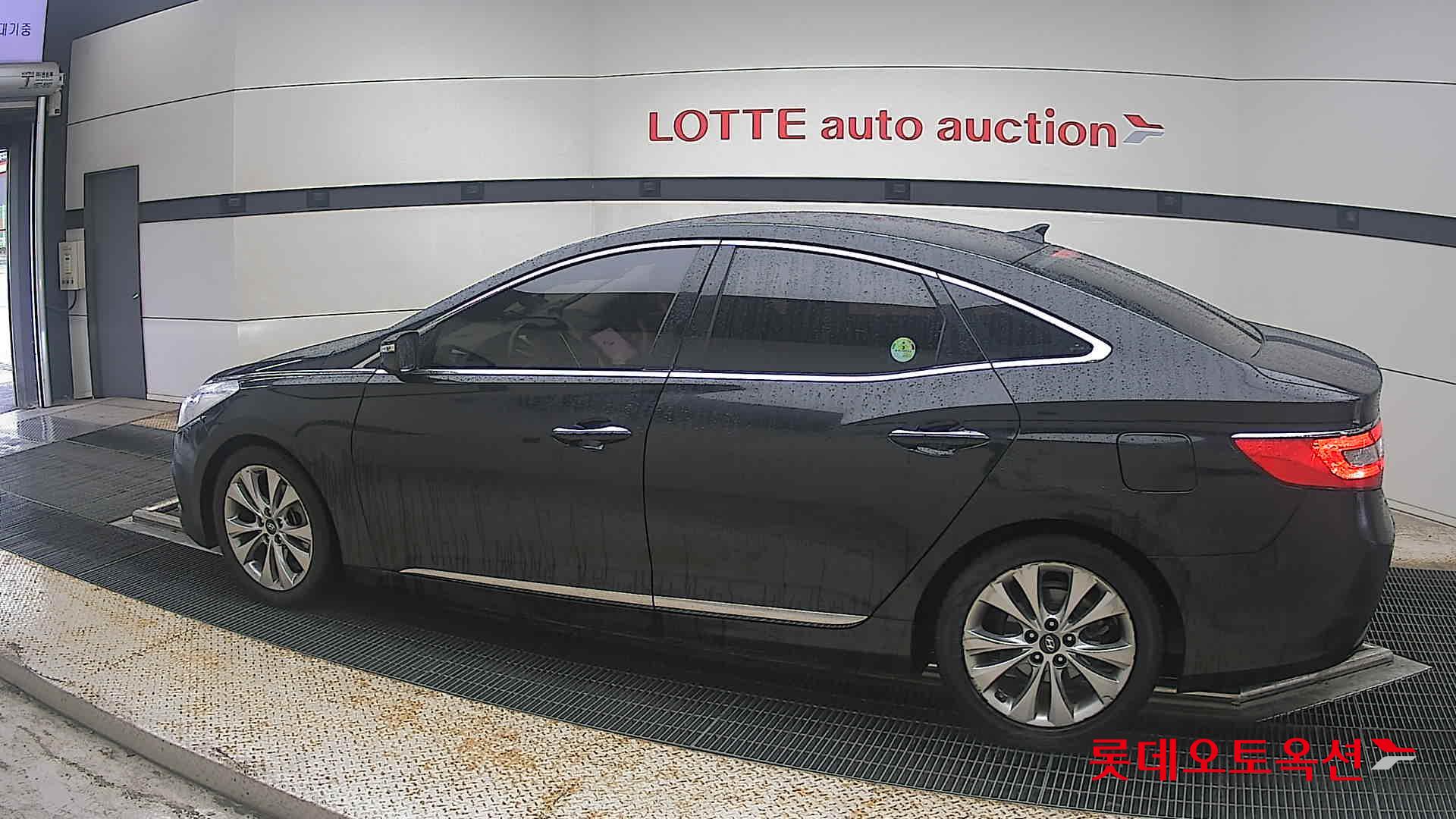 2011 - hyundai grandeur