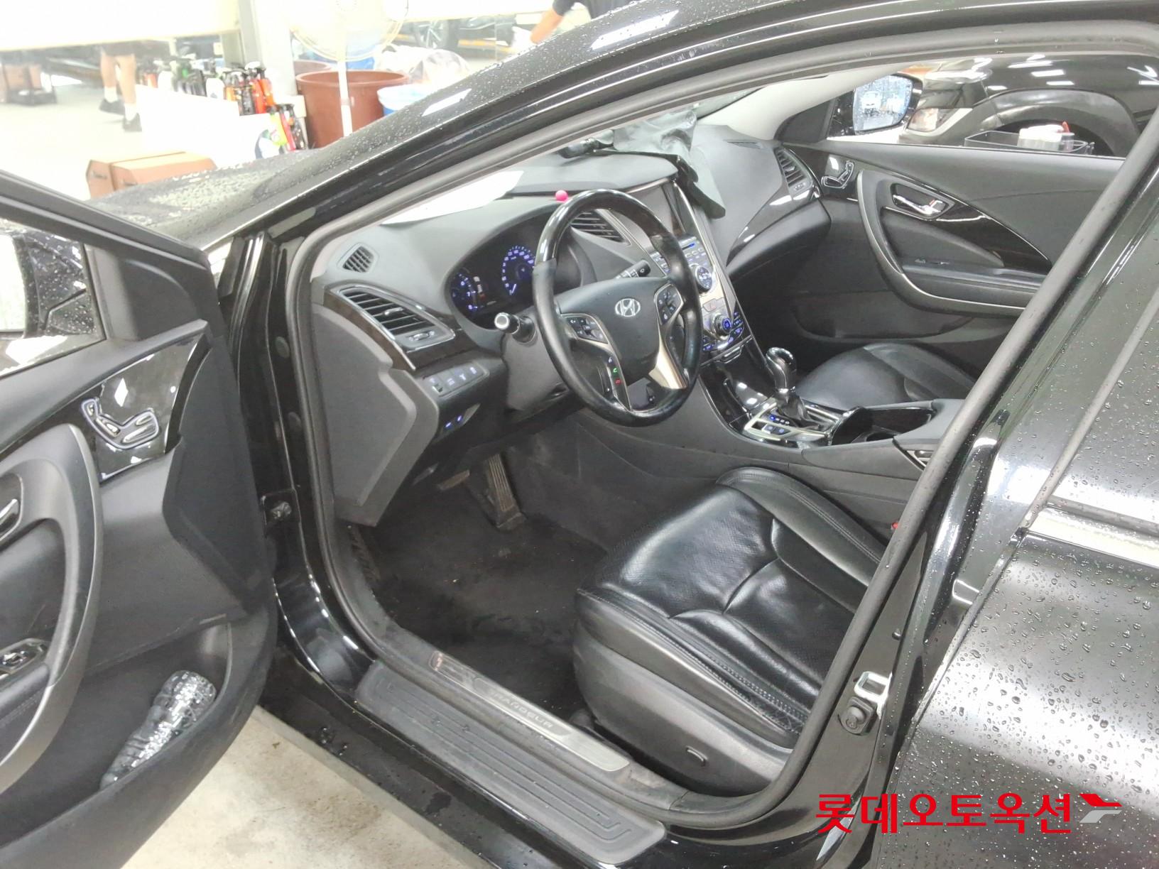 2011 - hyundai grandeur