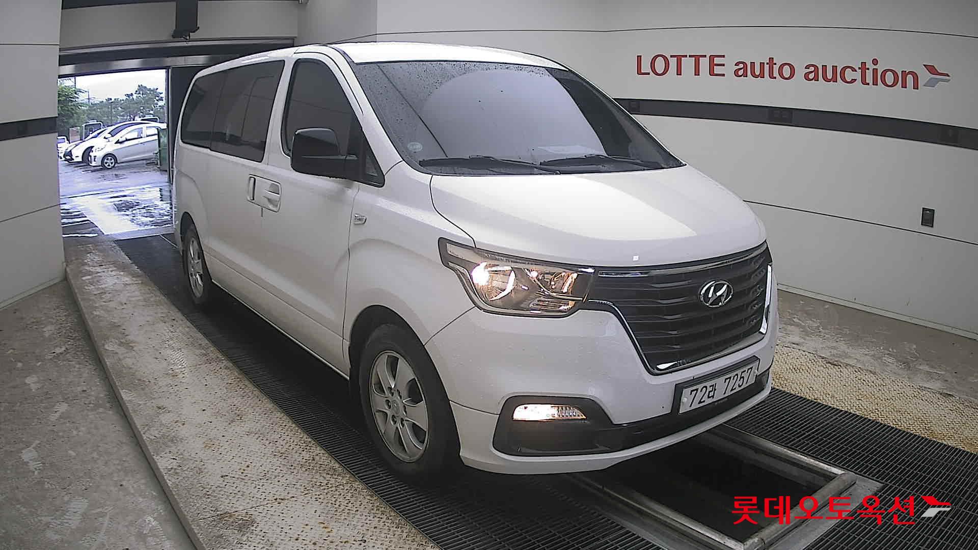 2019 - hyundai grand starex