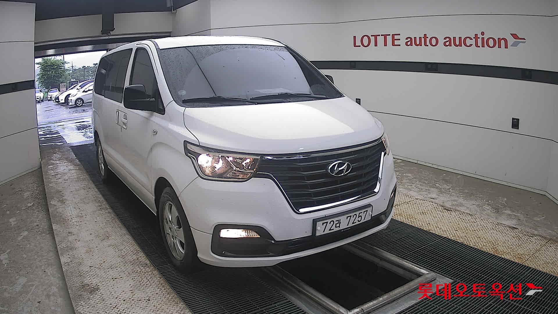 2019 - hyundai grand starex