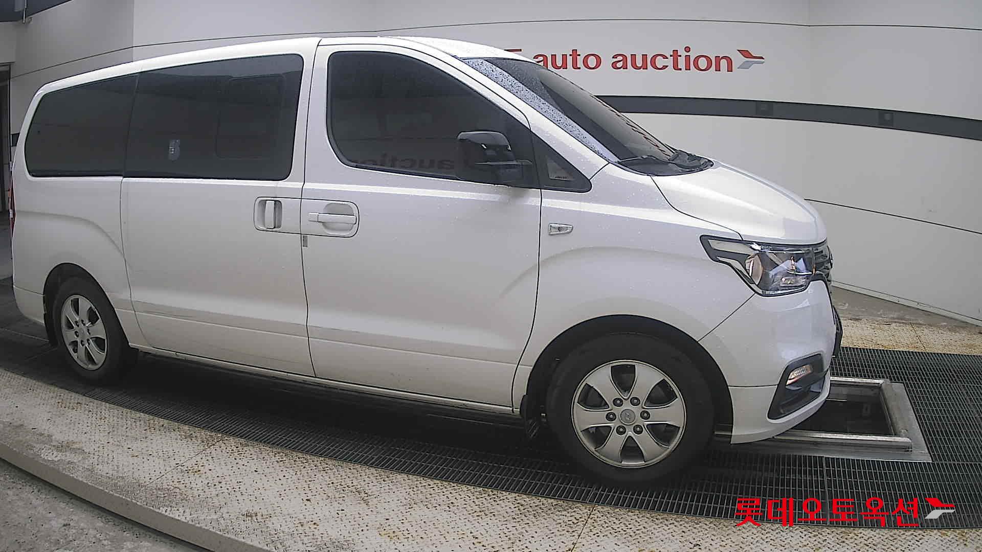 2019 - hyundai grand starex