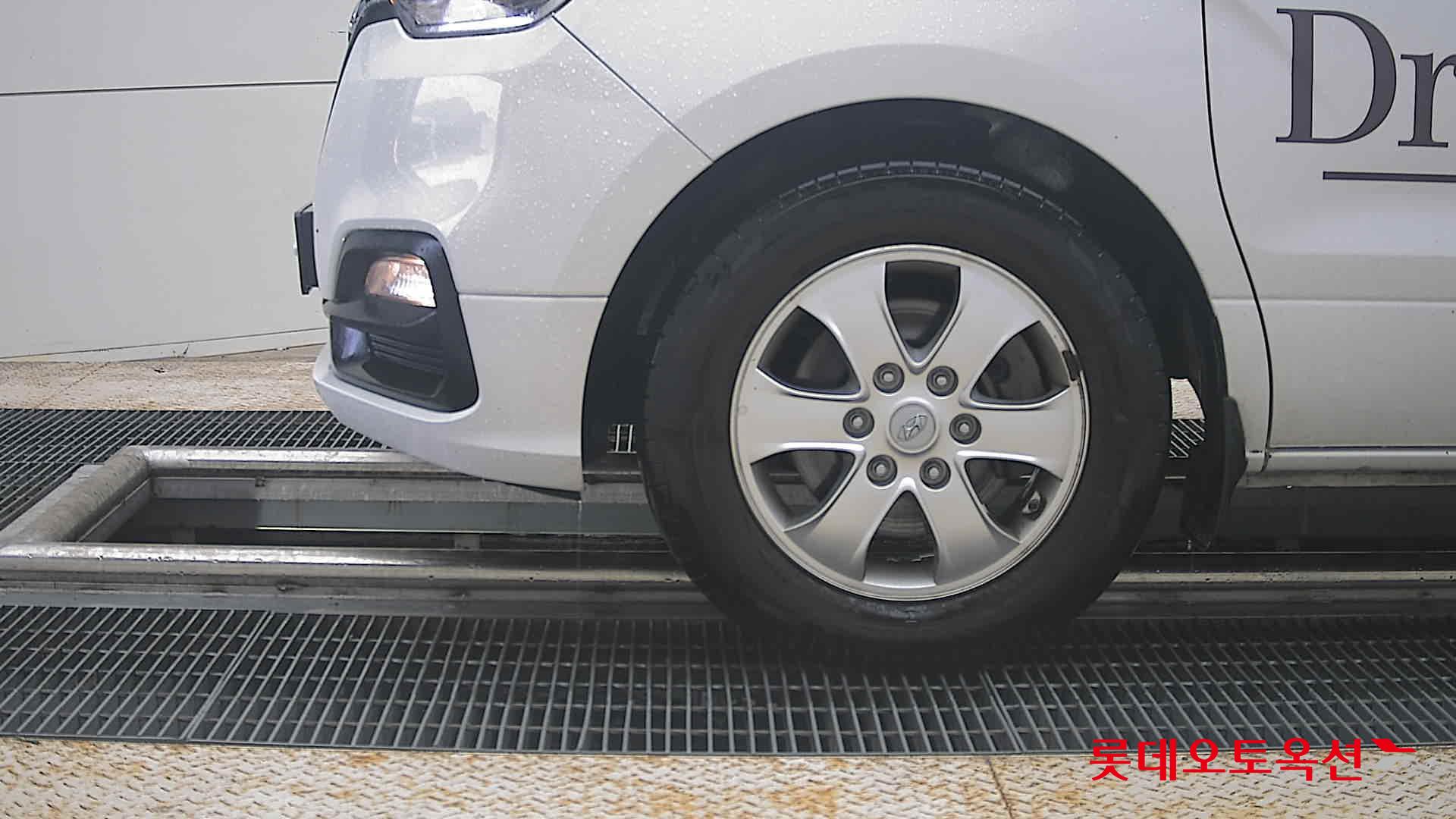 2019 - hyundai grand starex