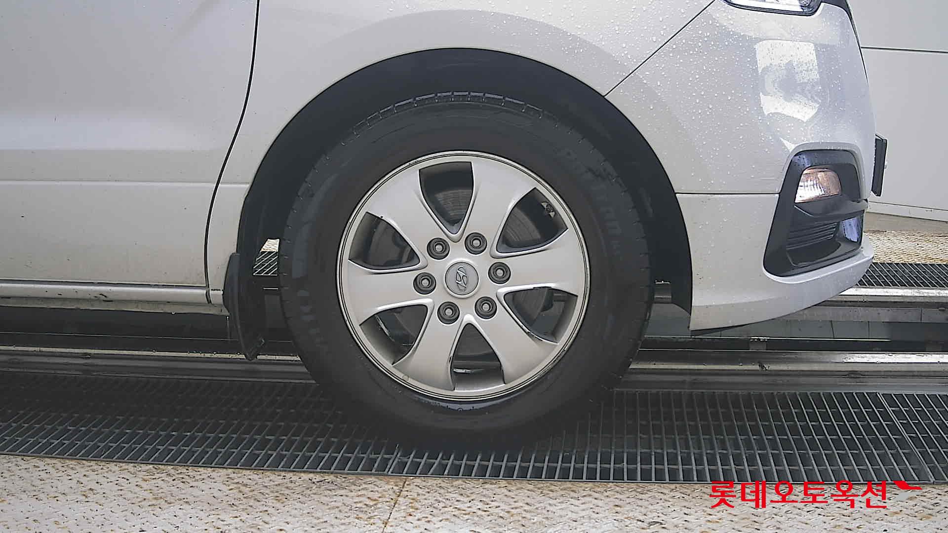 2019 - hyundai grand starex