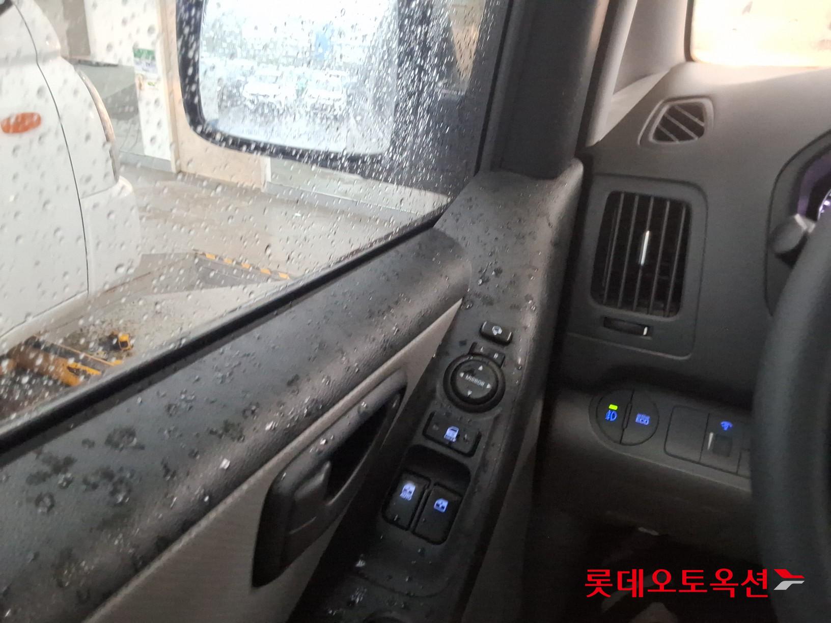 2019 - hyundai grand starex