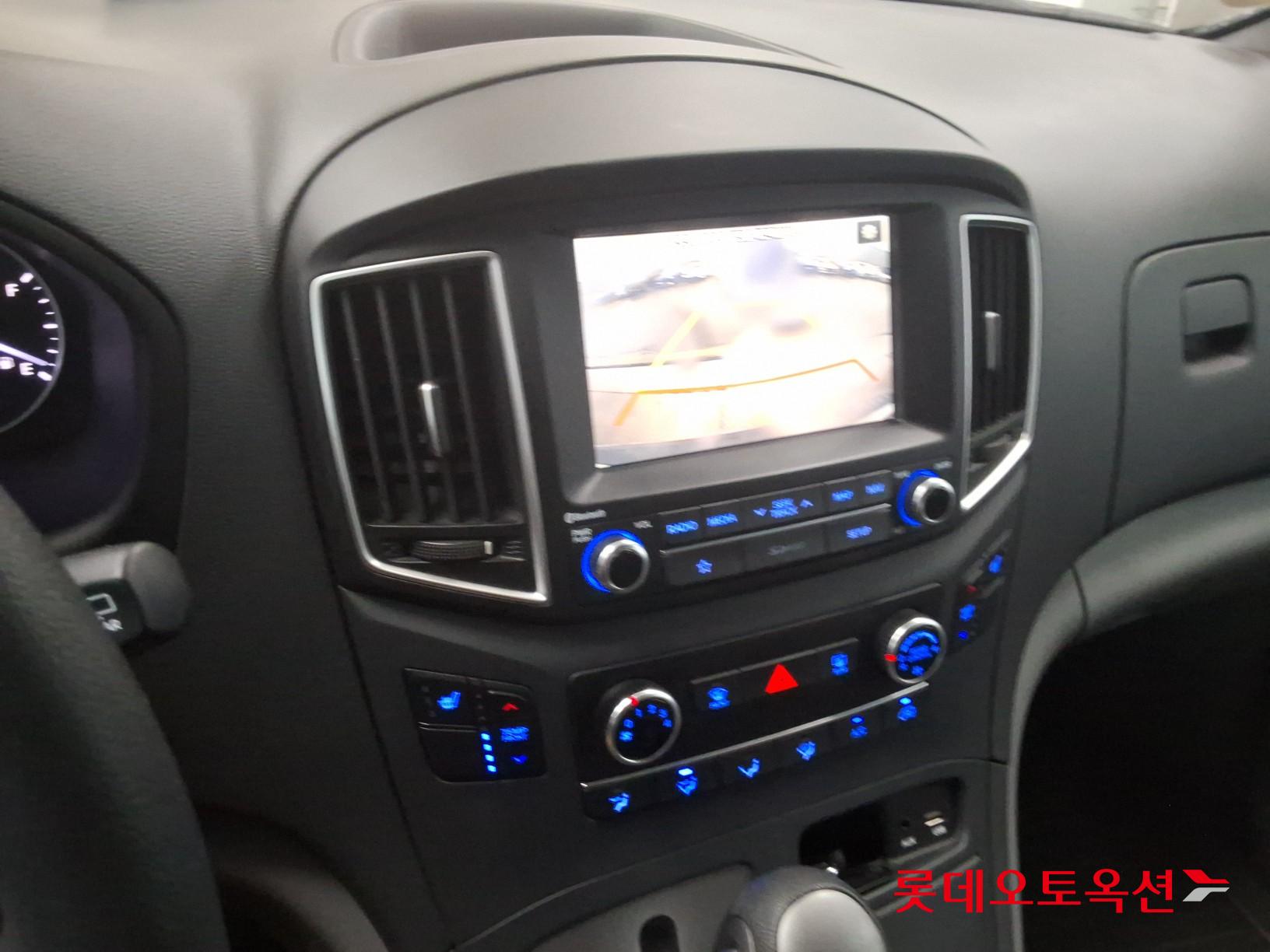 2019 - hyundai grand starex