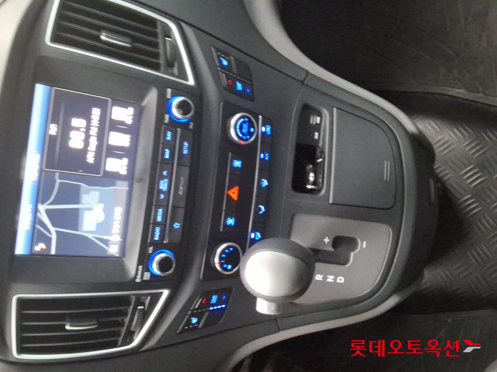 2019 - hyundai grand starex
