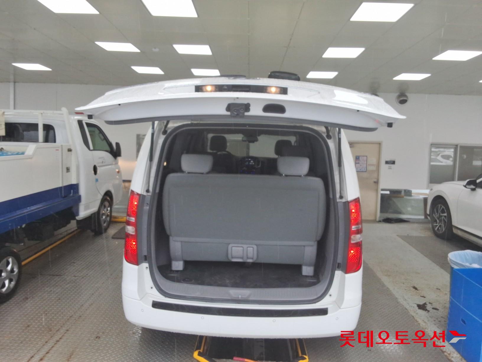 2019 - hyundai grand starex