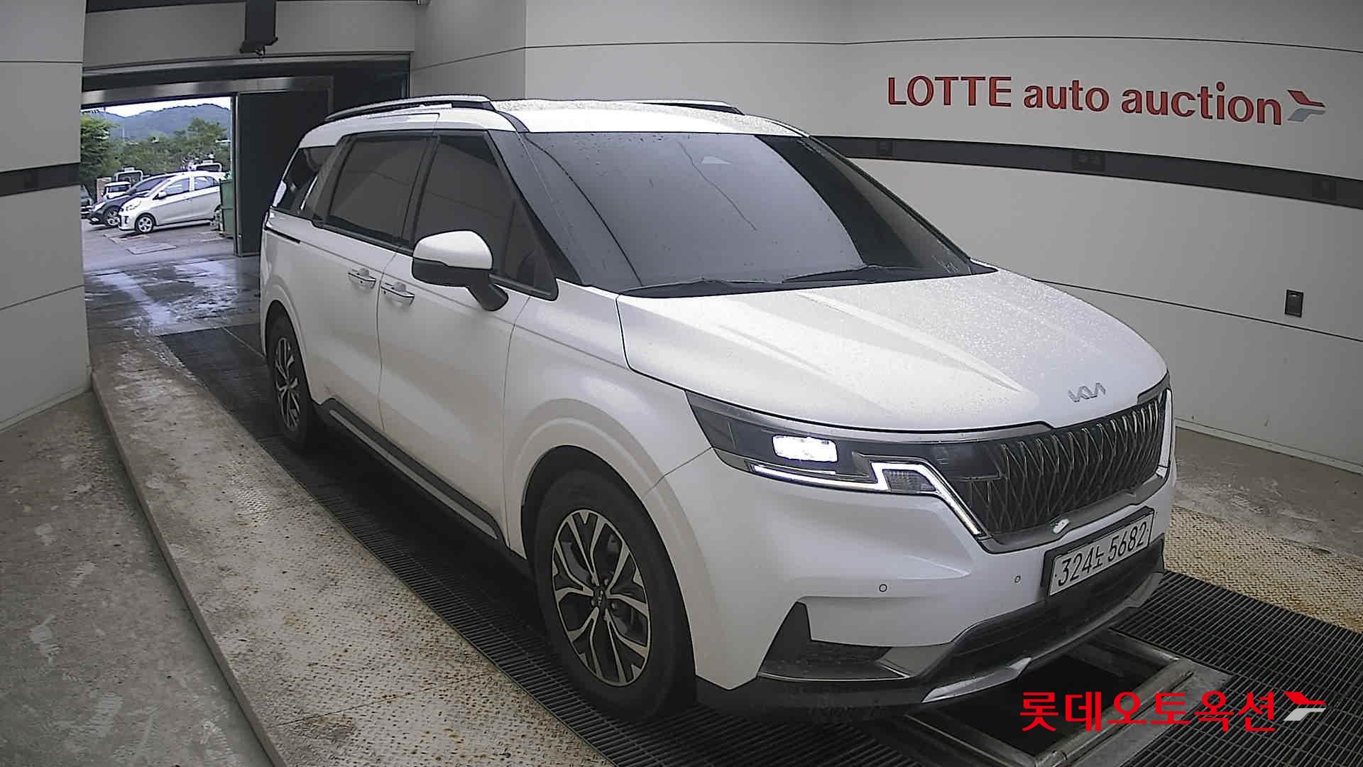 2023 - kia carnival