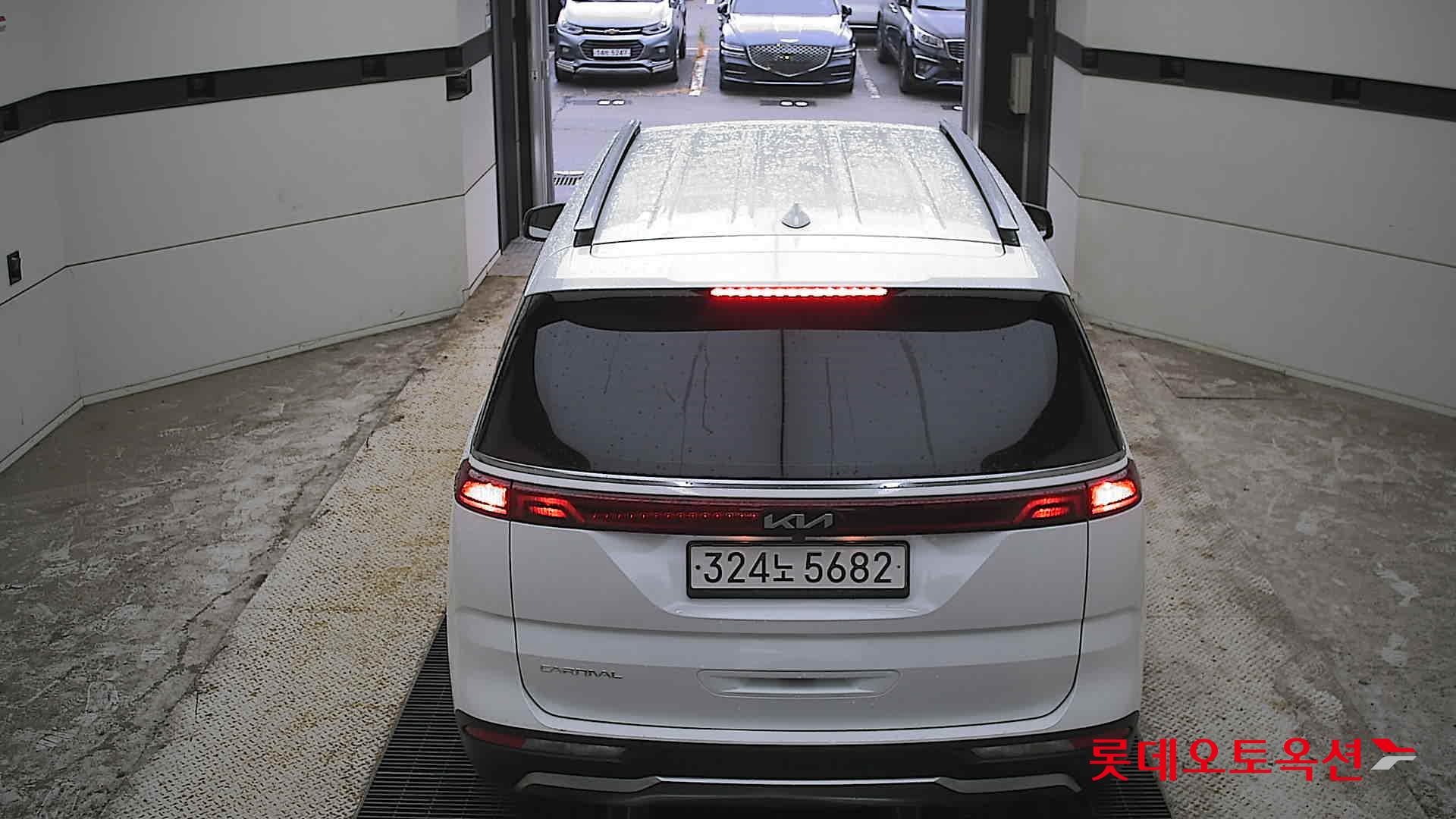 2023 - kia carnival