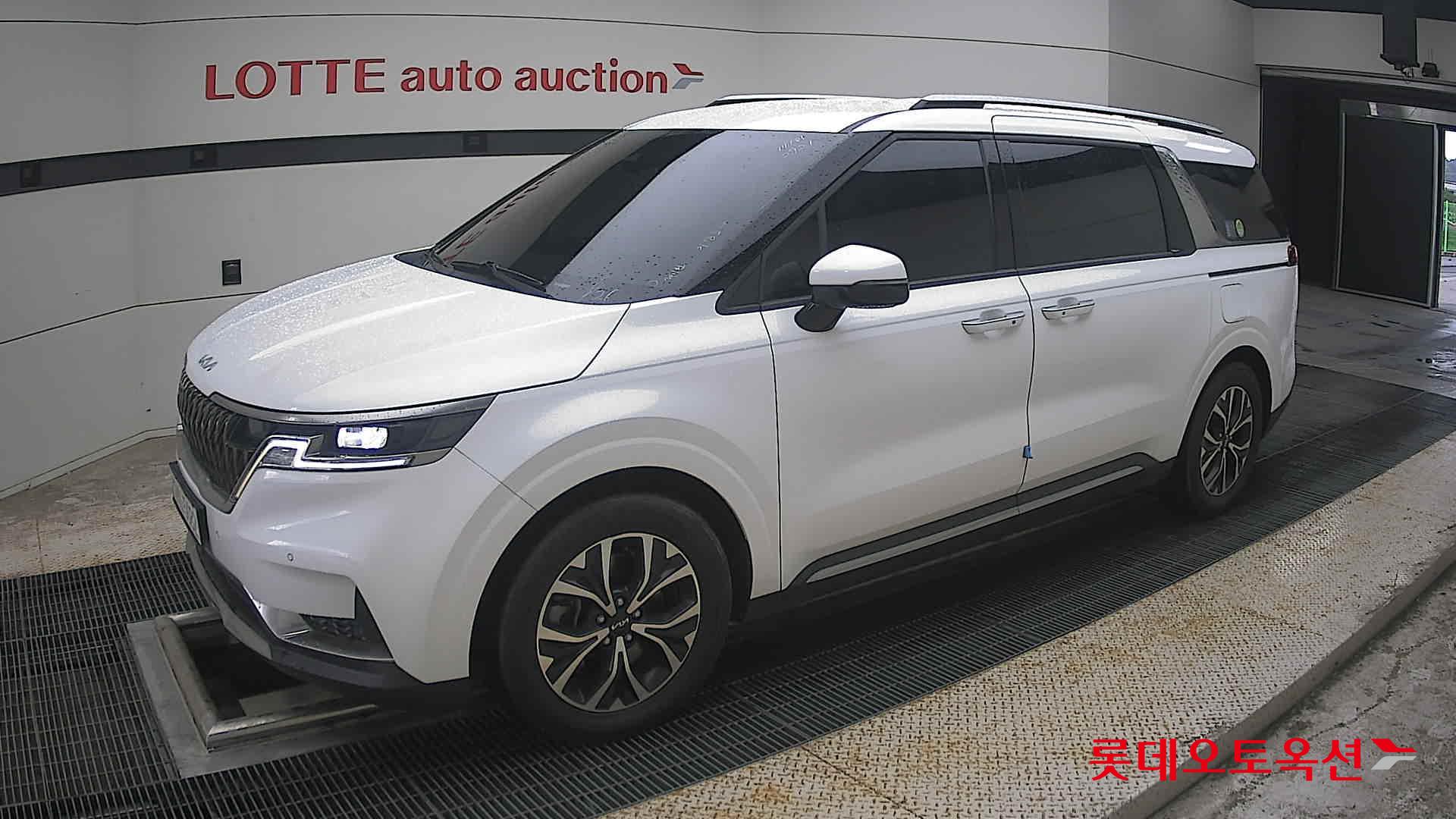 2023 - kia carnival