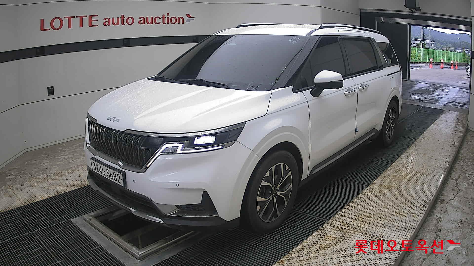 2023 - kia carnival