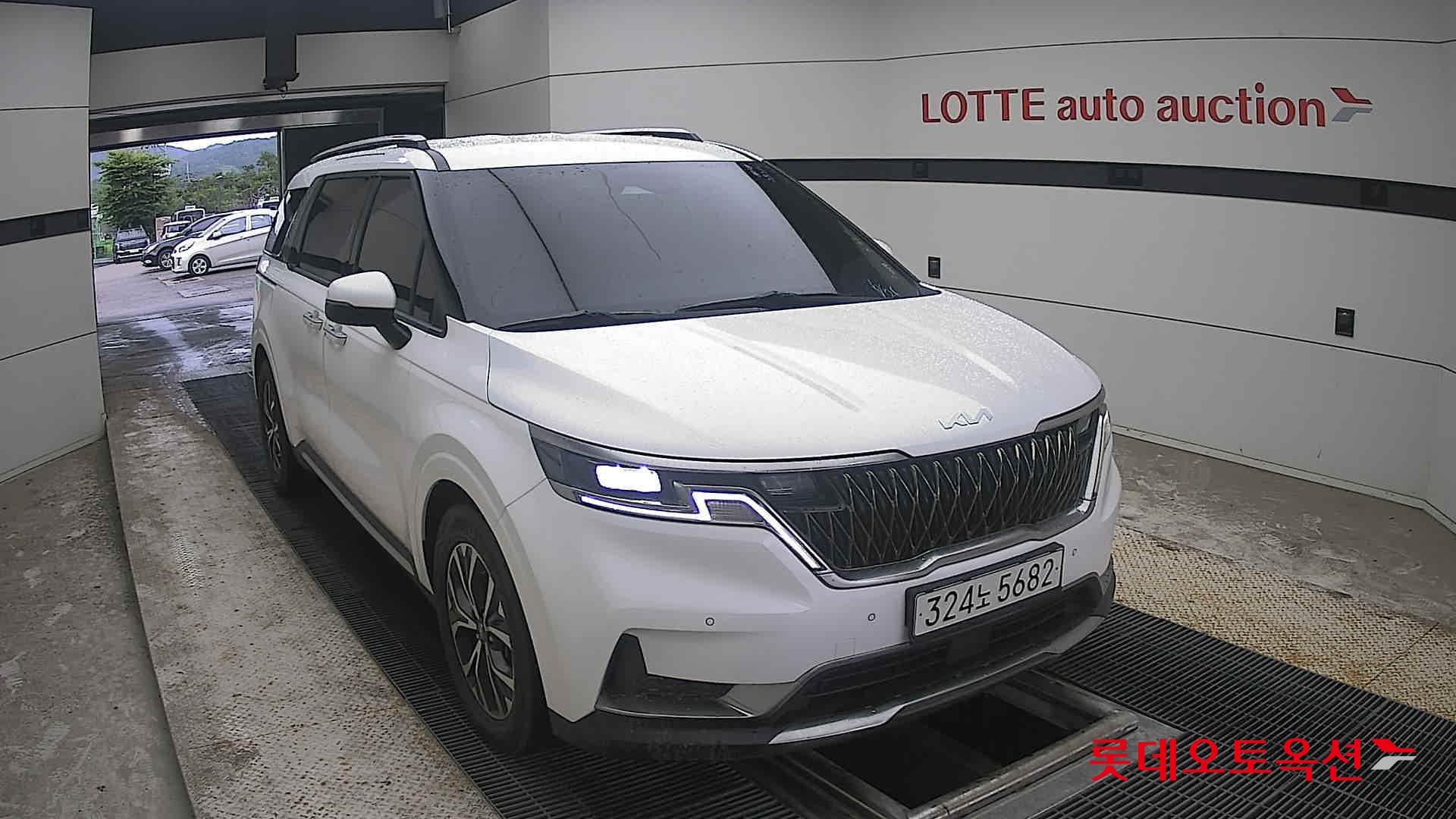 2023 - kia carnival
