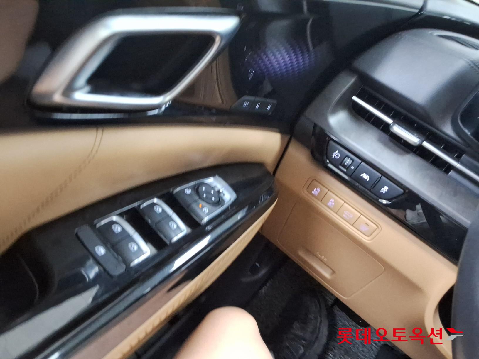 2023 - kia carnival