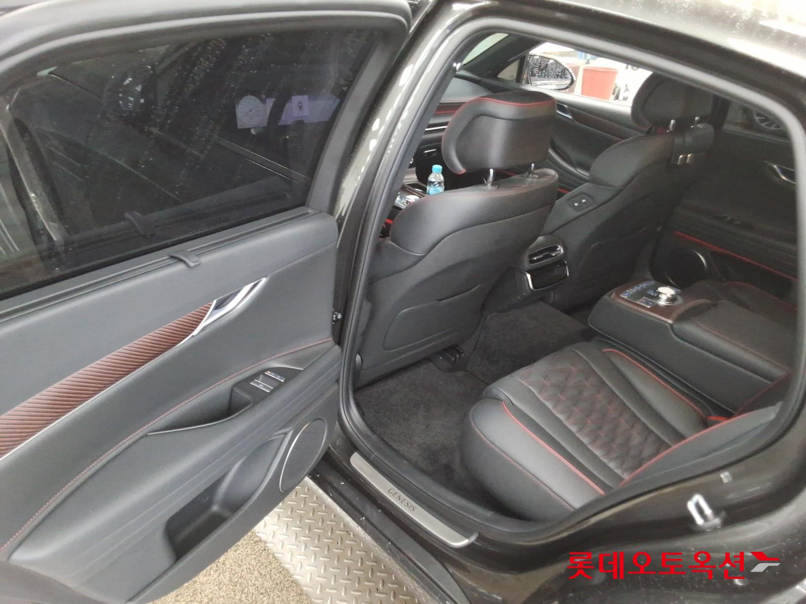 2025 - genesis g80