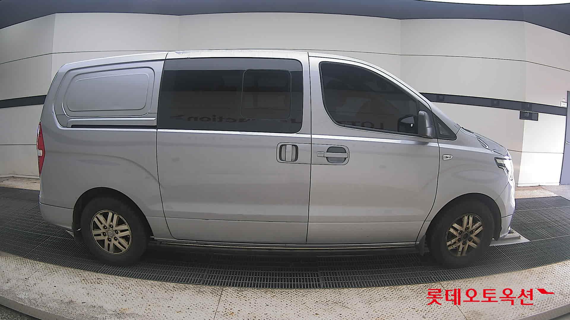 2019 - hyundai grand starex