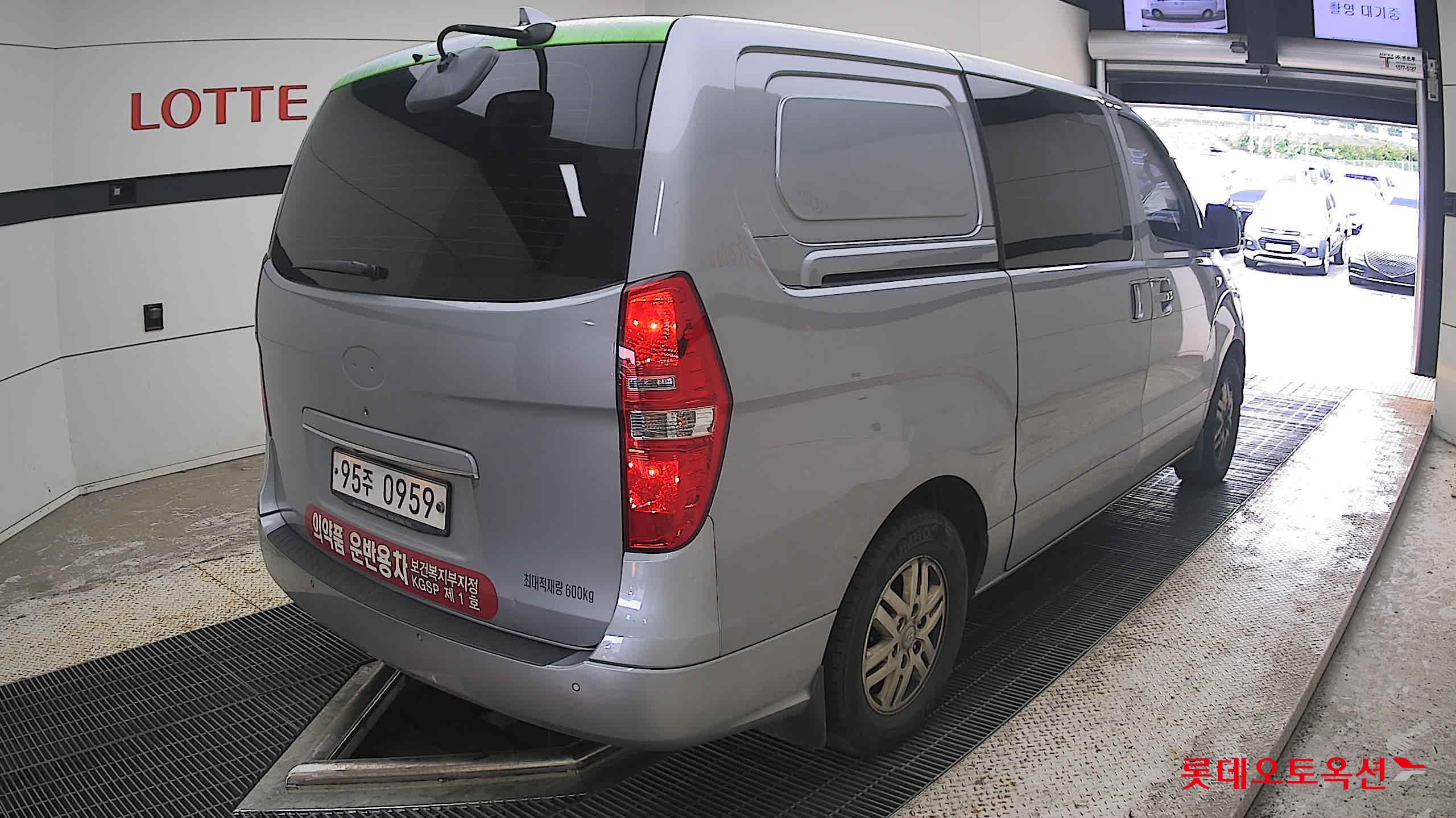 2019 - hyundai grand starex