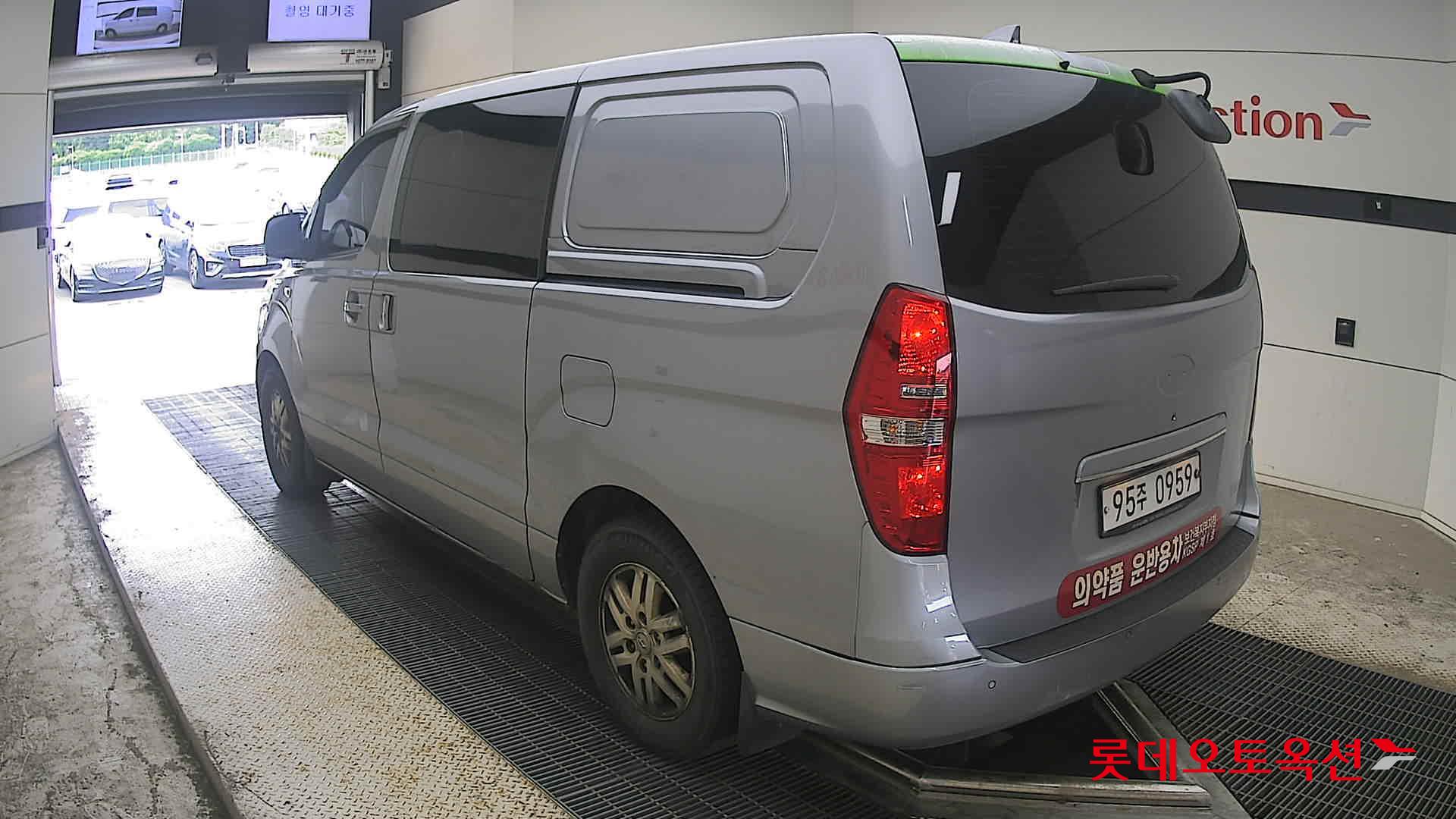 2019 - hyundai grand starex