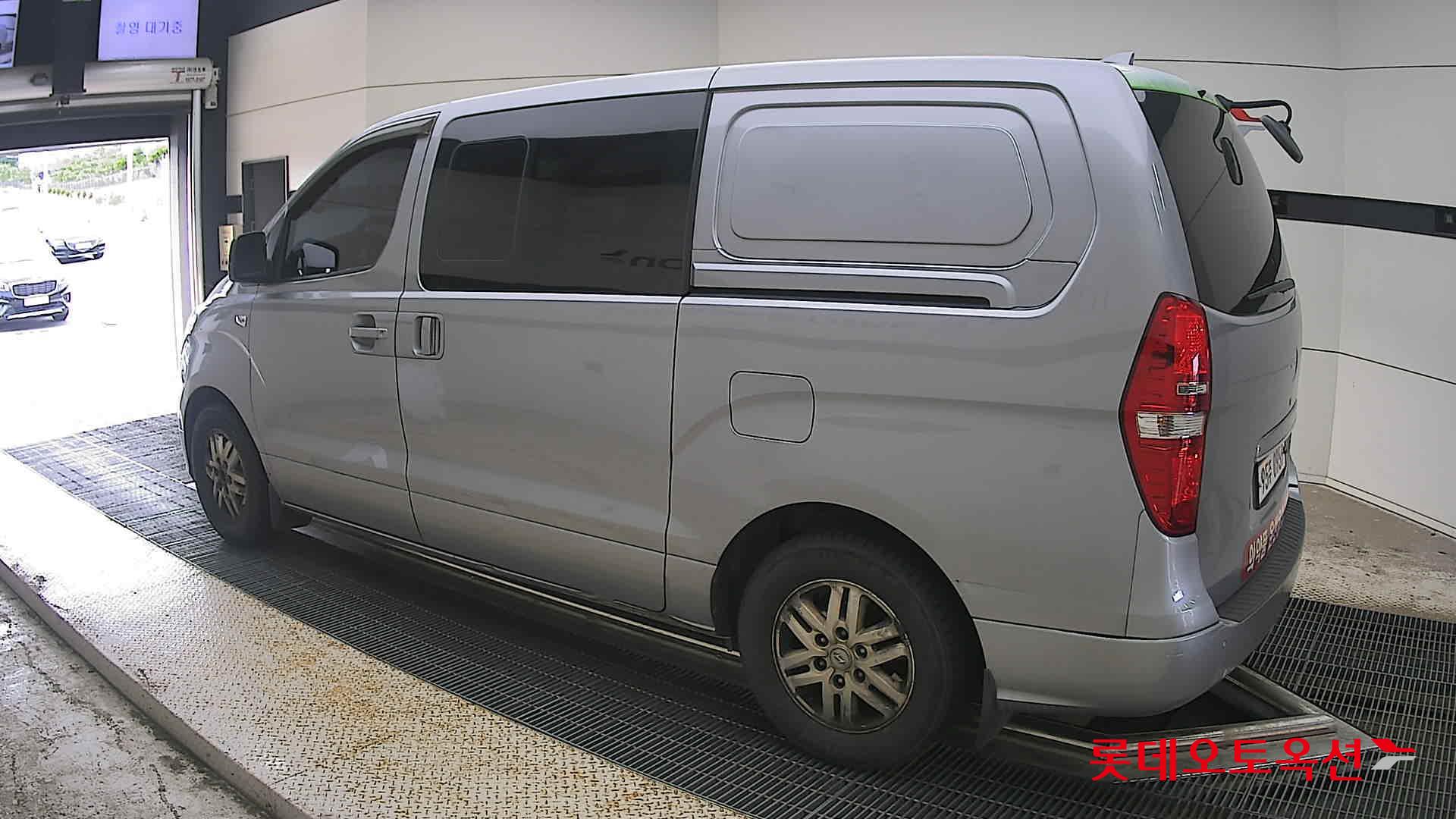 2019 - hyundai grand starex