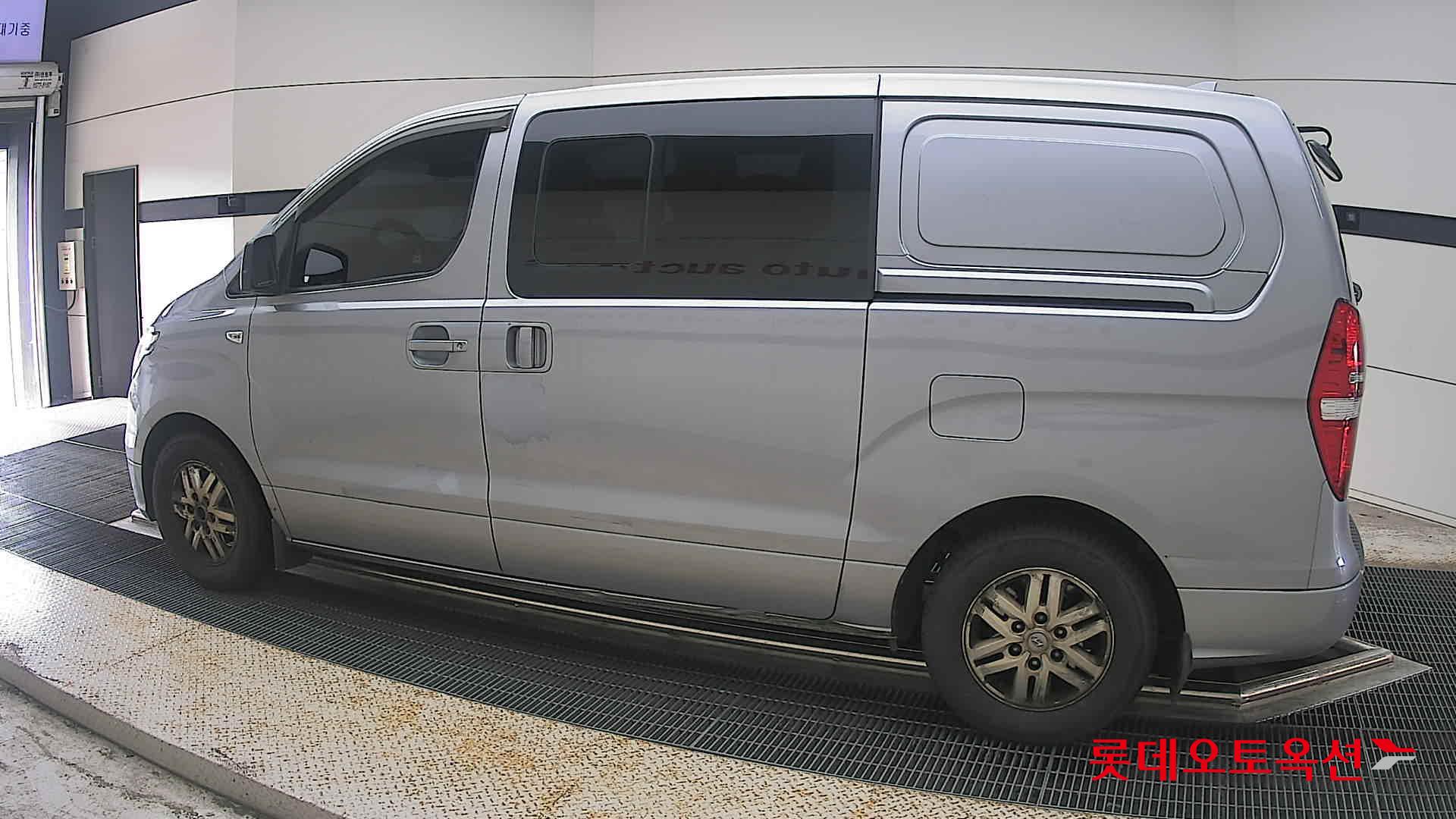 2019 - hyundai grand starex