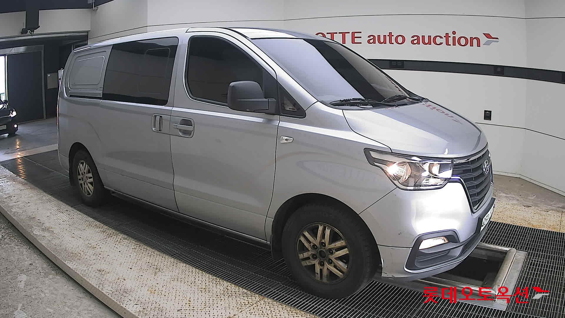 2019 - hyundai grand starex