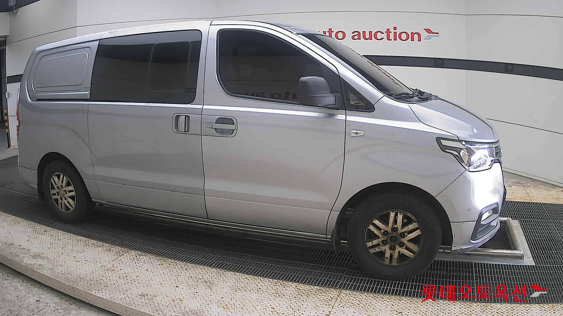 2019 - hyundai grand starex