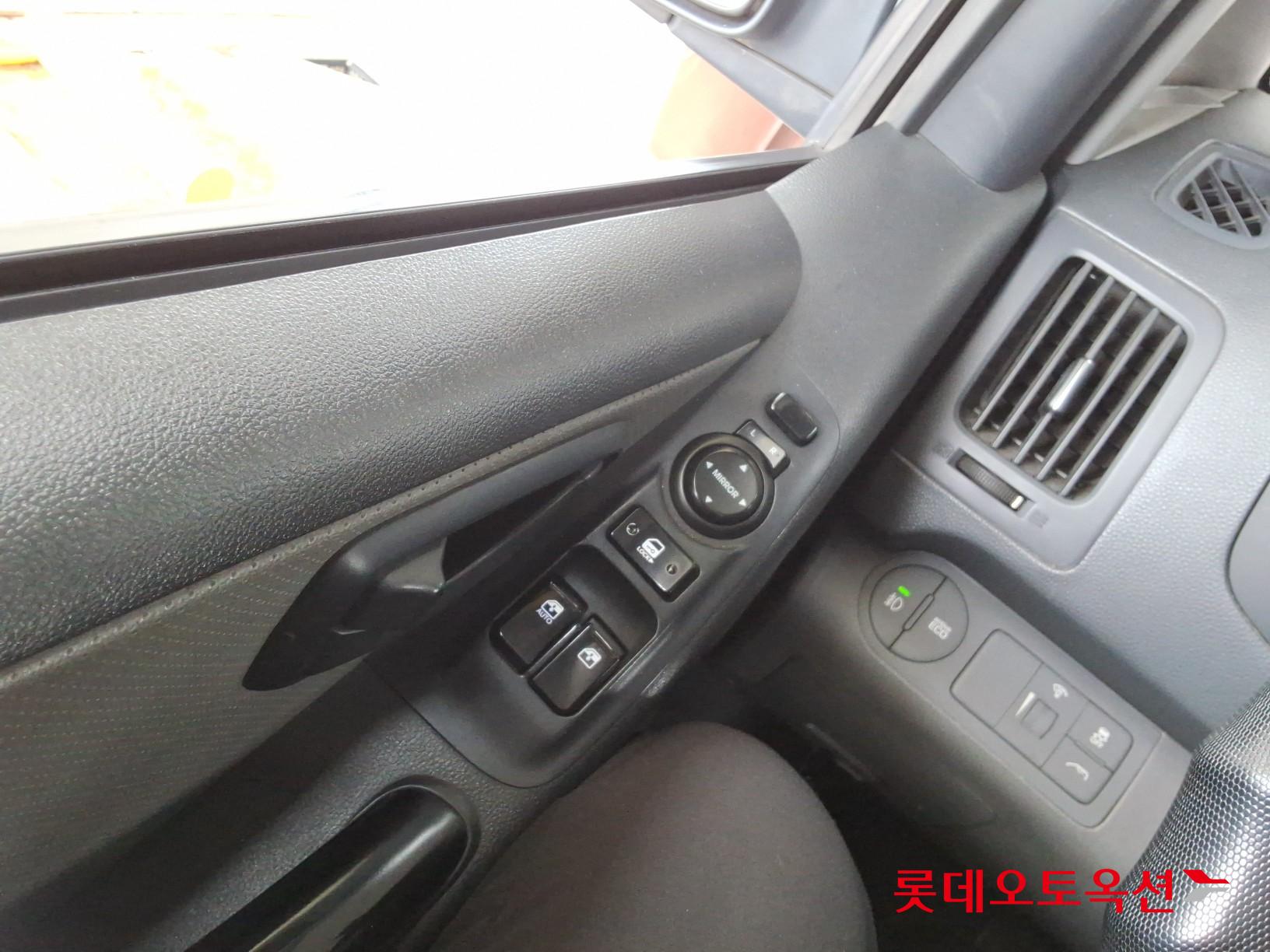 2019 - hyundai grand starex