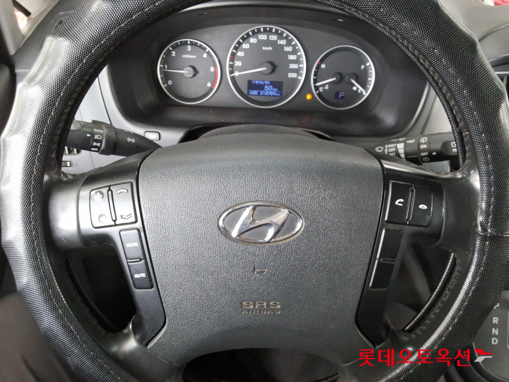 2019 - hyundai grand starex