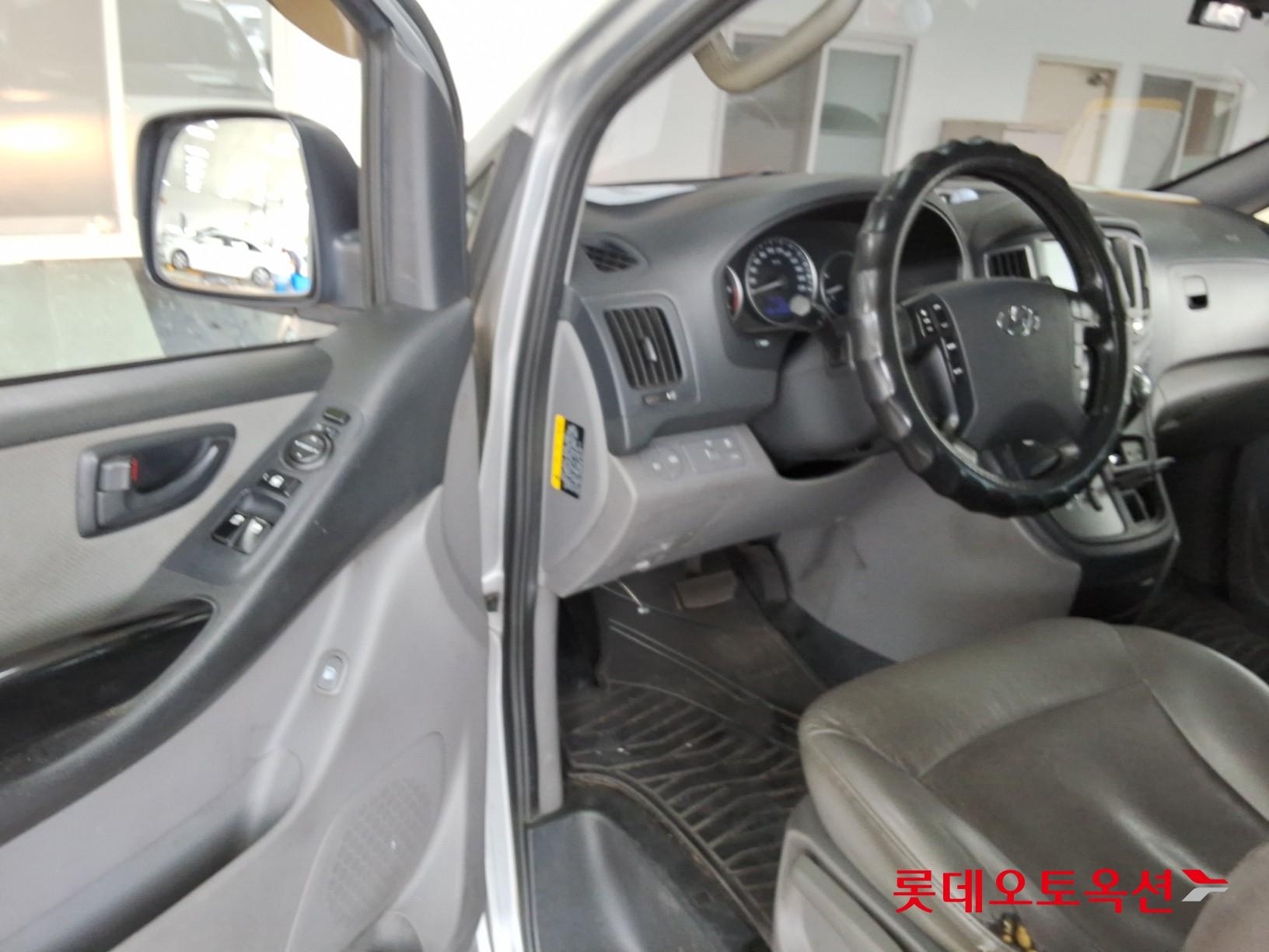 2019 - hyundai grand starex