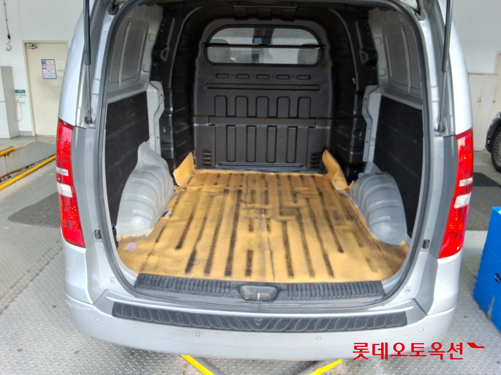 2019 - hyundai grand starex