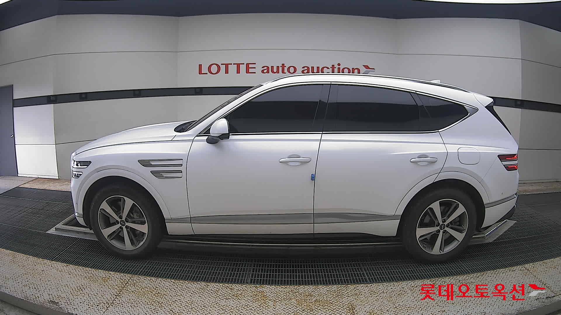 2022 - genesis gv80