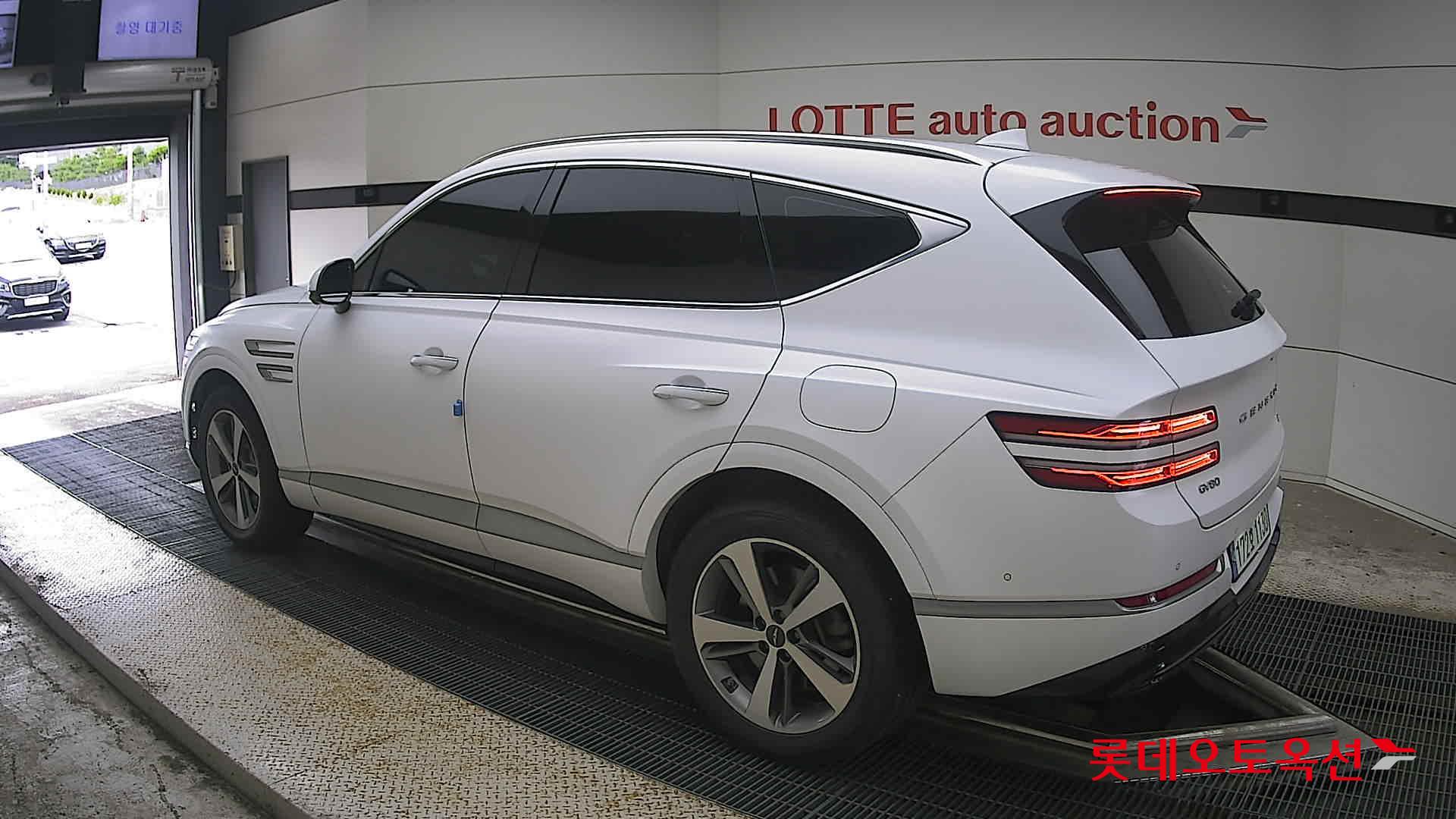2022 - genesis gv80