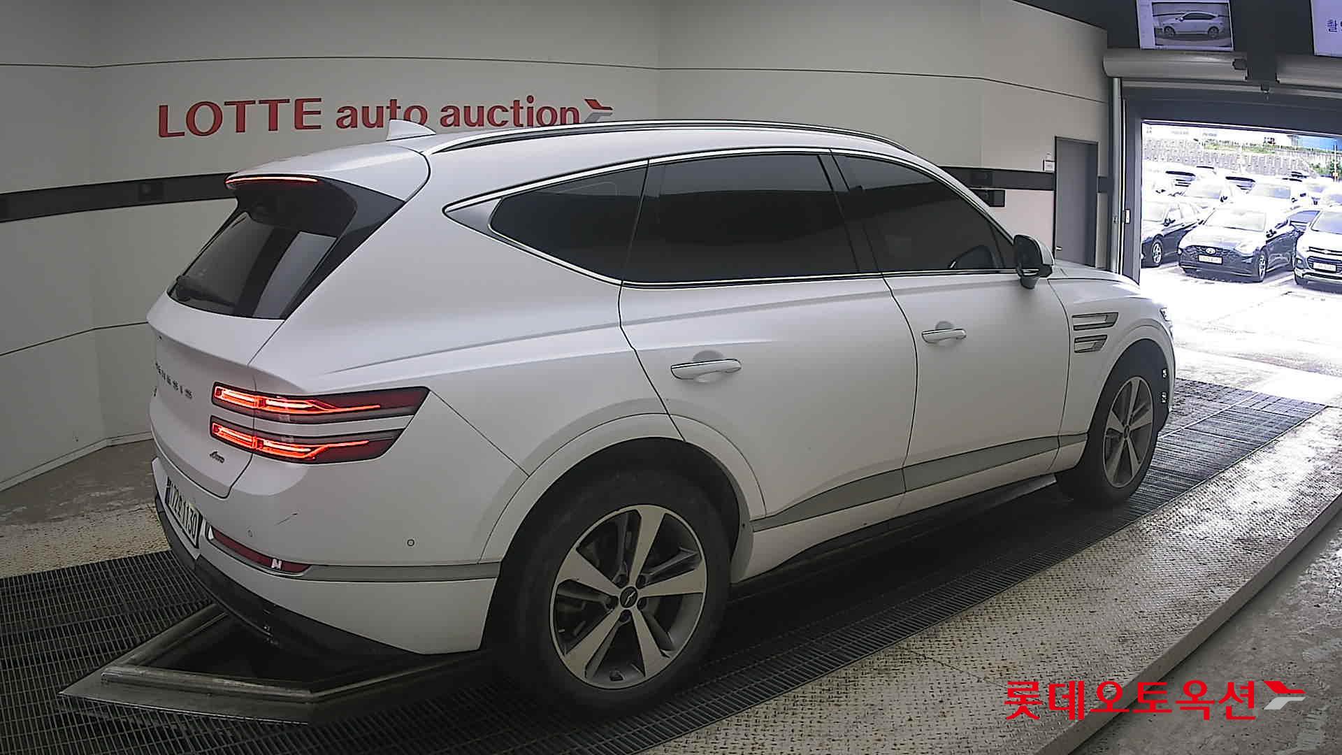 2022 - genesis gv80