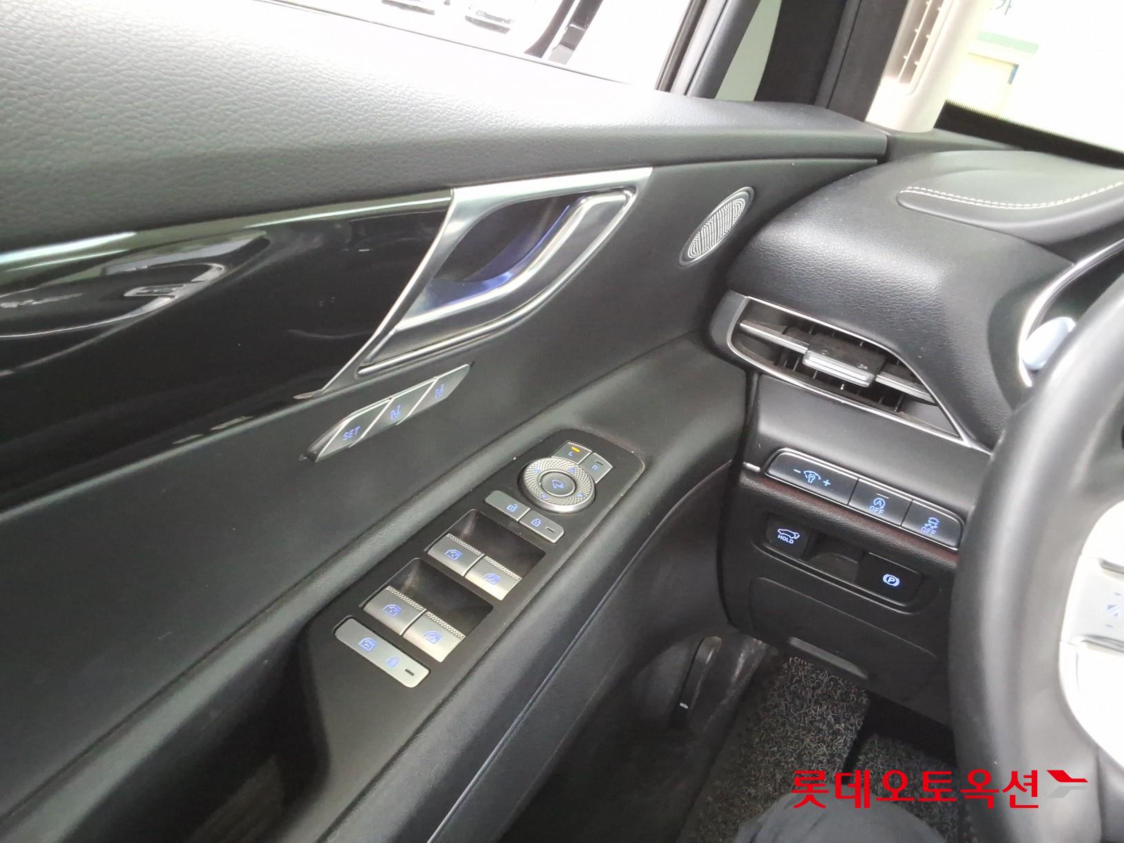 2022 - genesis gv80