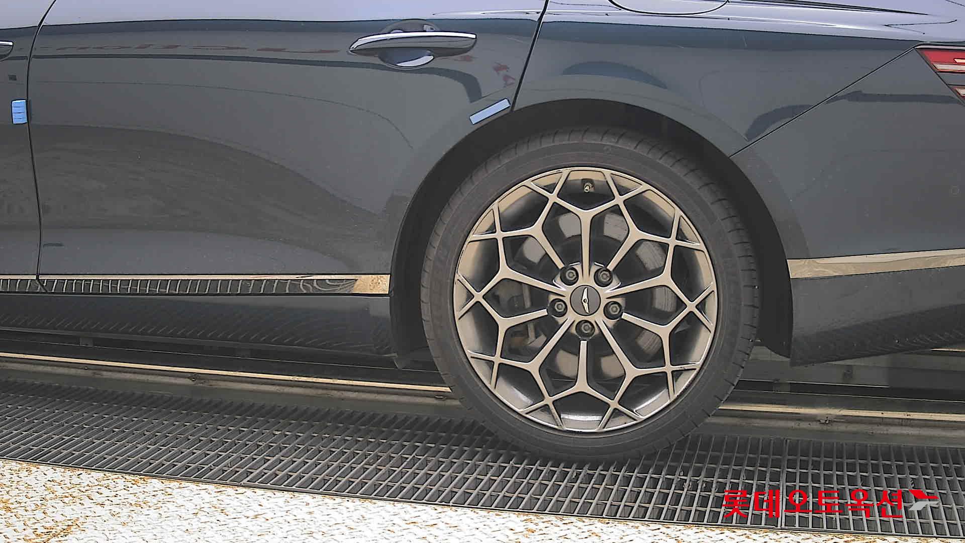 2022 - genesis g80