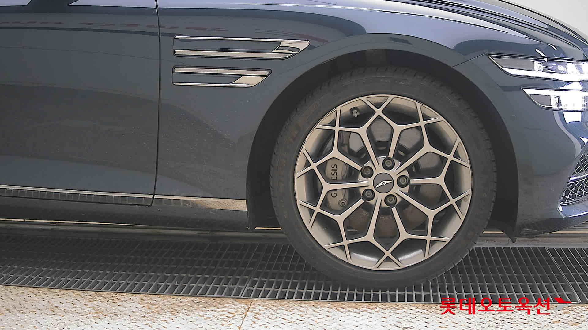2022 - genesis g80