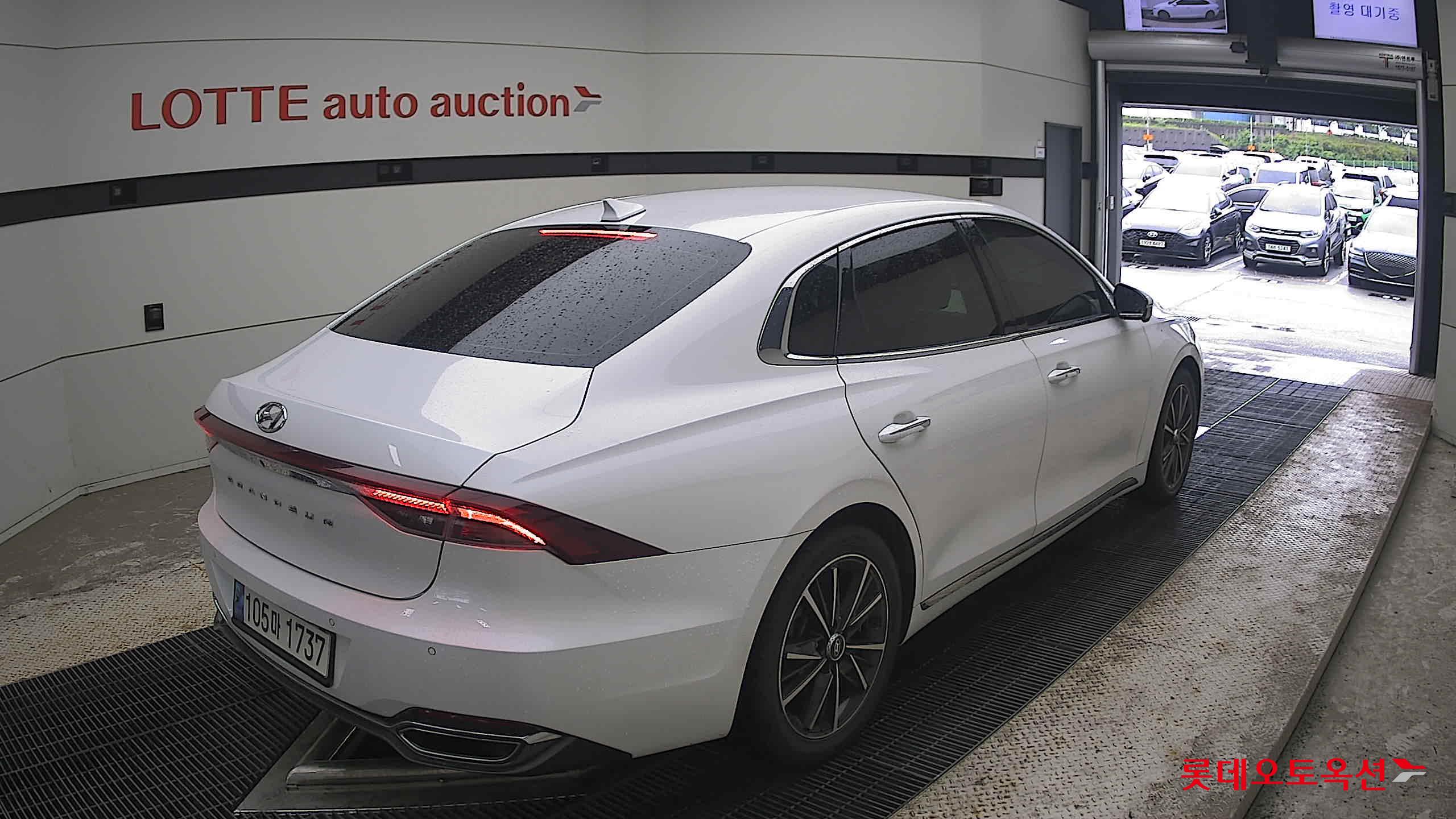 2022 - hyundai grandeur
