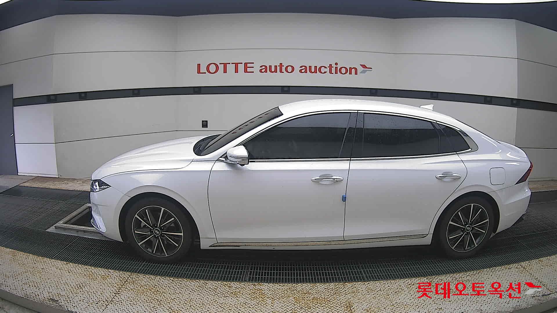 2022 - hyundai grandeur